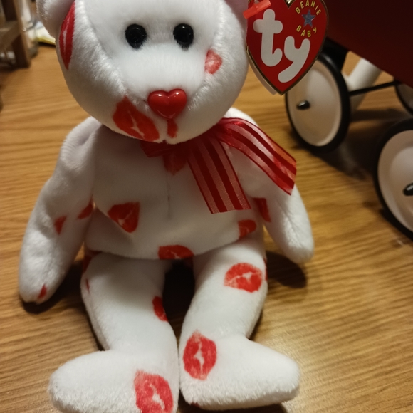 Smooth the Kisses Beanie Babie Bear - Picture 3 of 15